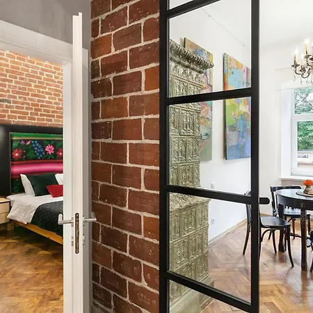 Apartman Gallery Art